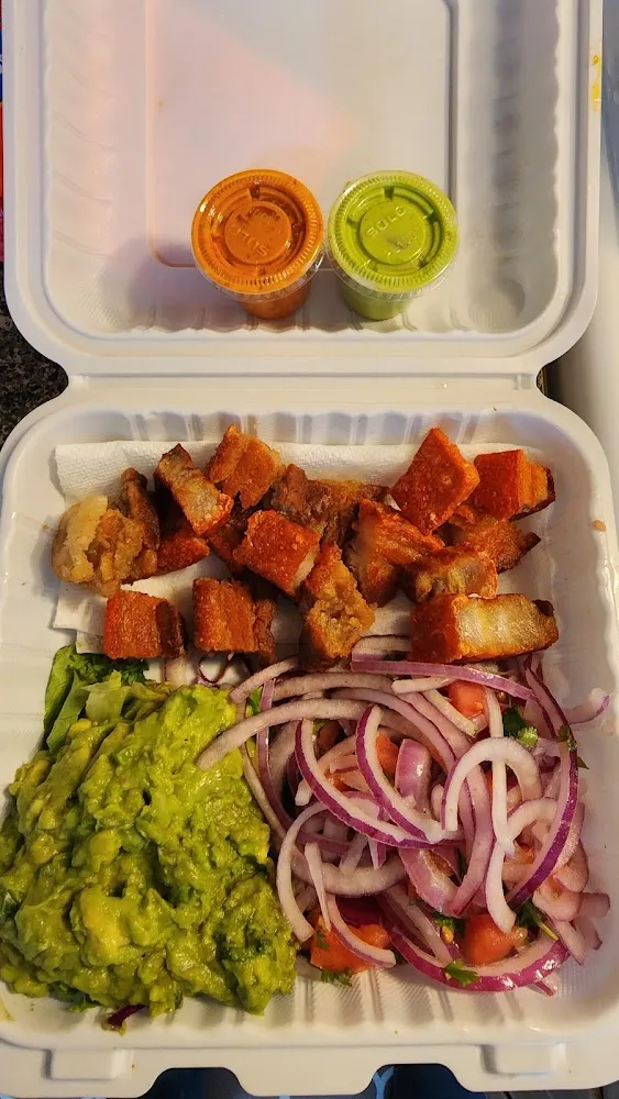 Chicharron Con Guacamole